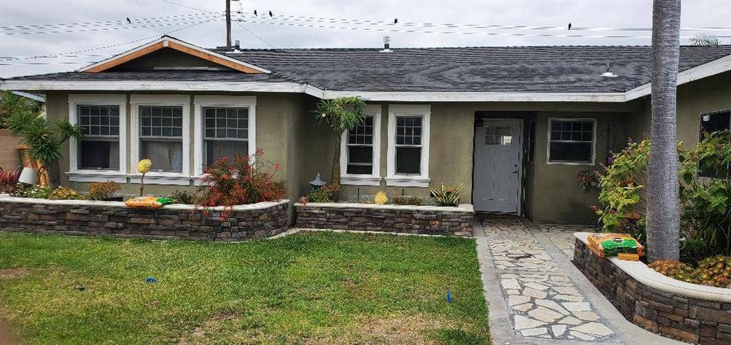 Room for Rent - Quiet and Clean