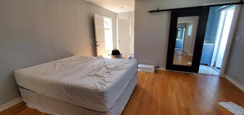 Room for Rent - Quiet and Clean