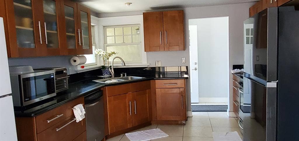 Room for Rent - Quiet and Clean