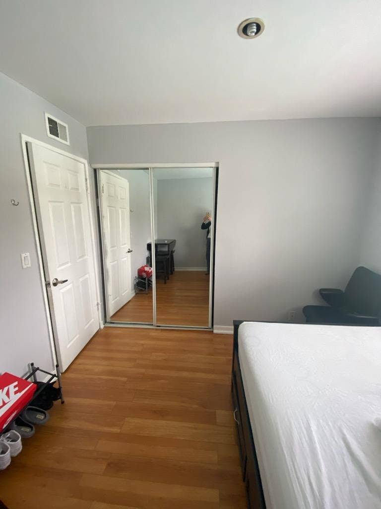 Room for Rent - Quiet and Clean