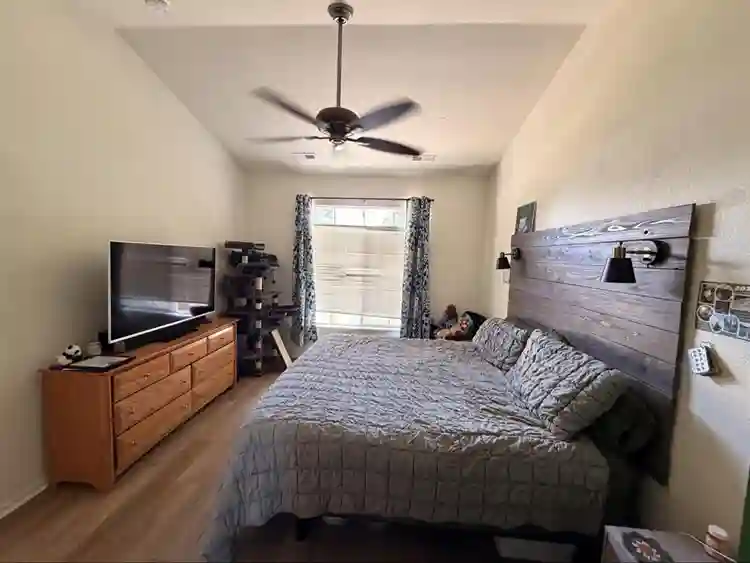 Private room and bathroom