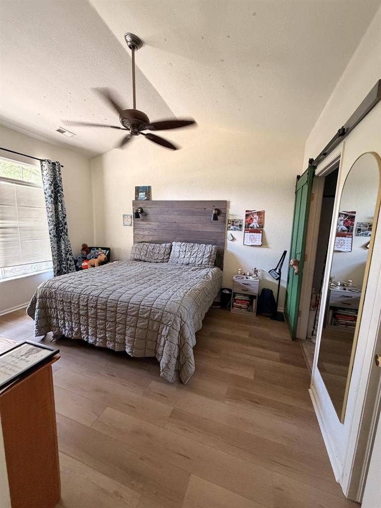 Private room and bathroom