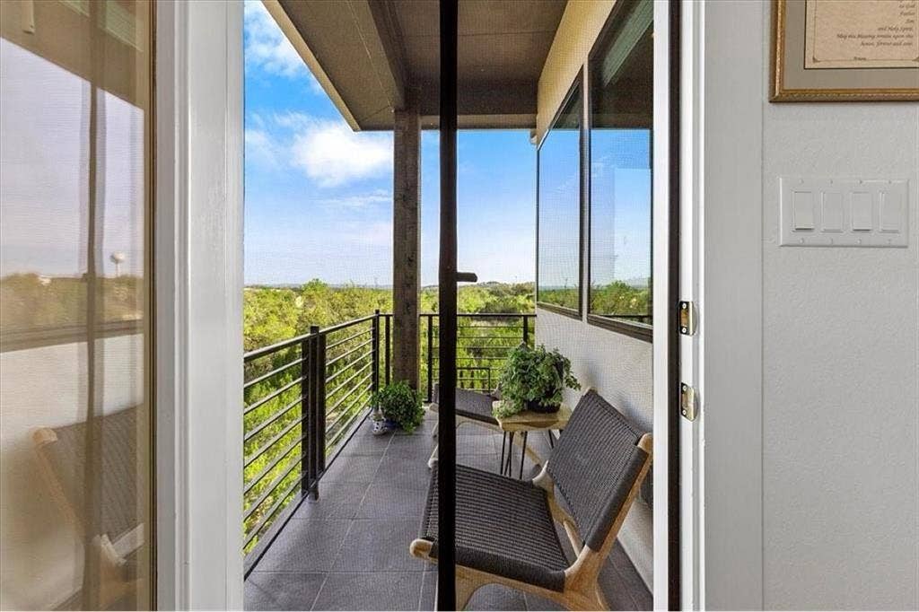 Room for rent in Lakeway available