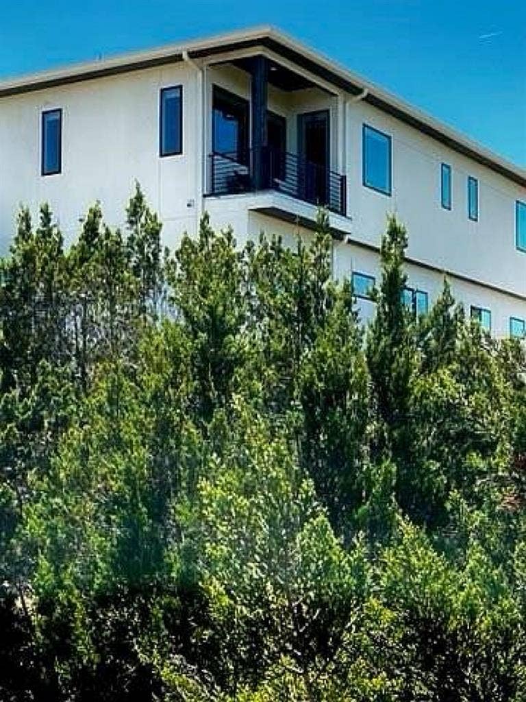 Room for rent in Lakeway available