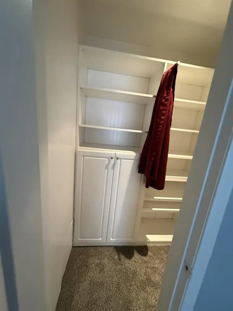 Room for rent (roommate)
