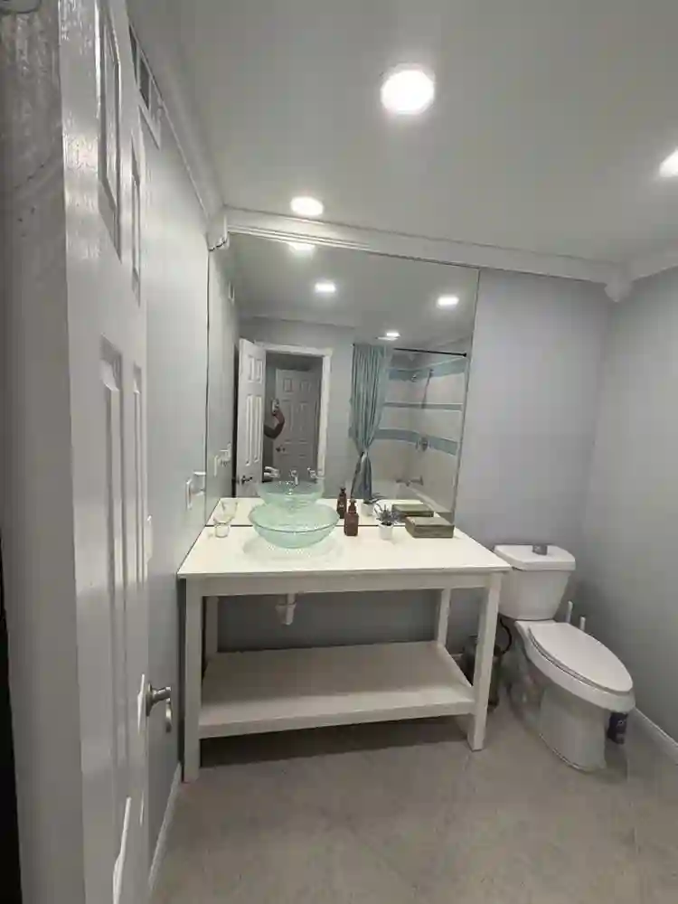 Room for rent (roommate)