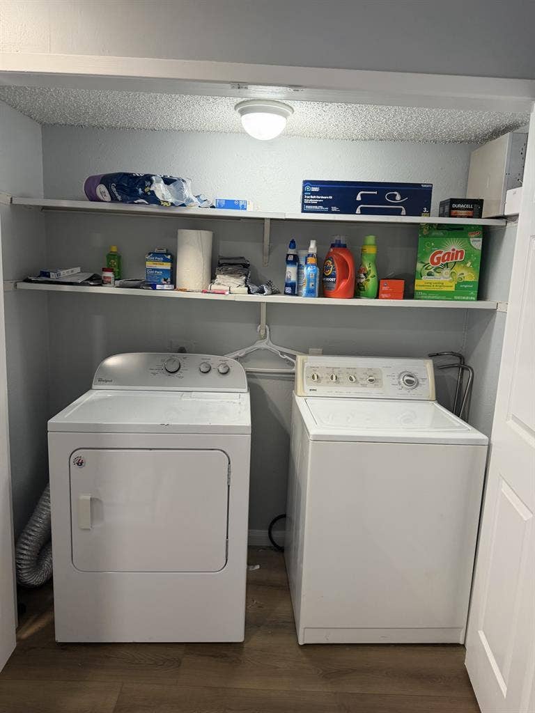 Room for rent (roommate)