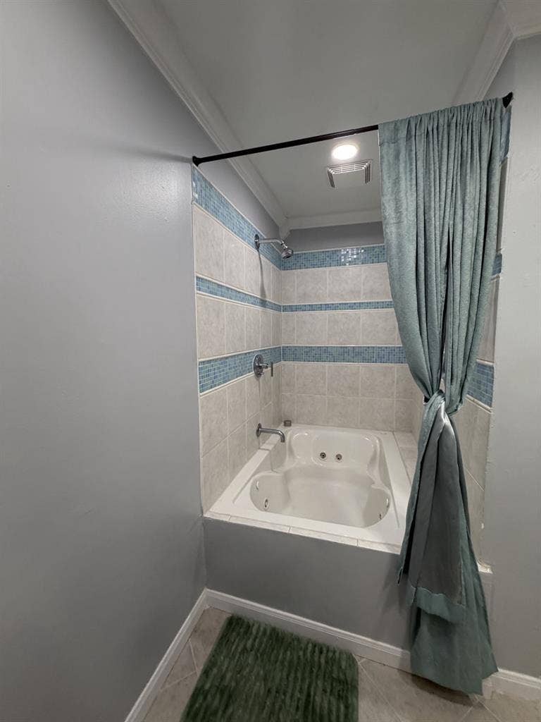 Room for rent (roommate)