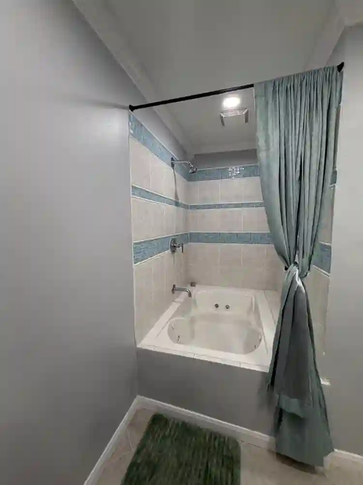 Room for rent (roommate)