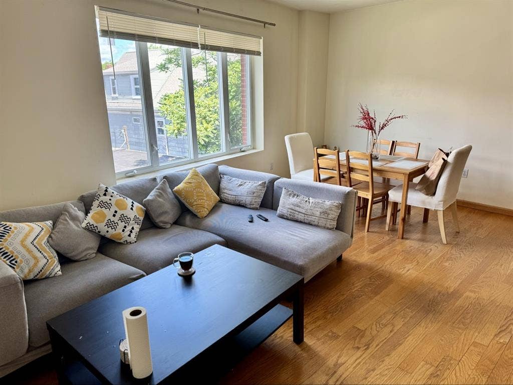 Room available in 2b 2b apartment