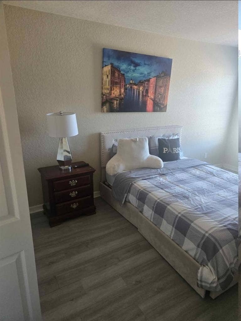 Room renting, all utilities include