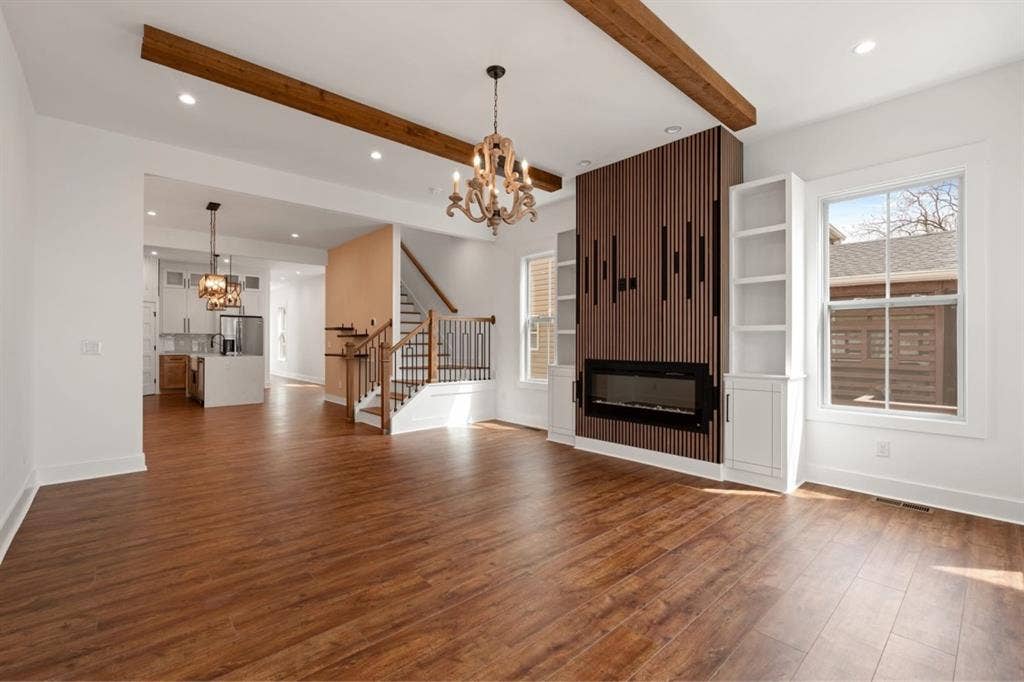 Roomates needed 3min downtown