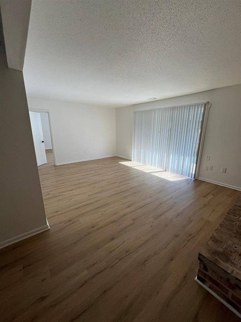 Roommate in Shawnee, KS