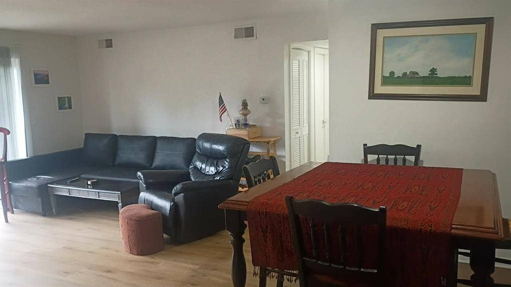 Roommate in Shawnee, KS