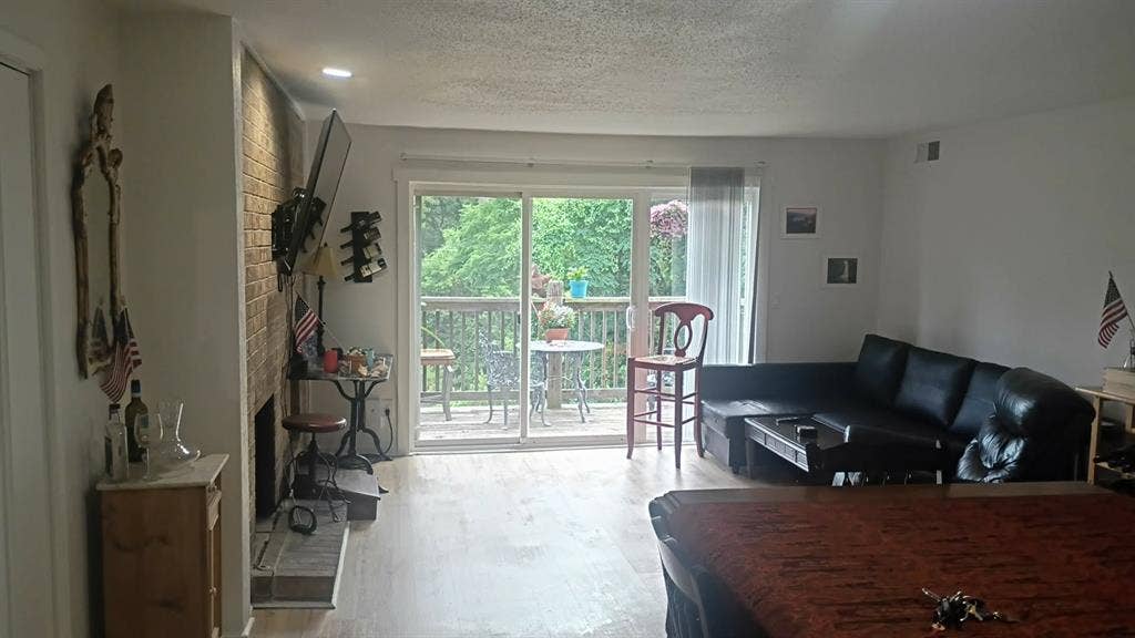 Roommate in Shawnee, KS