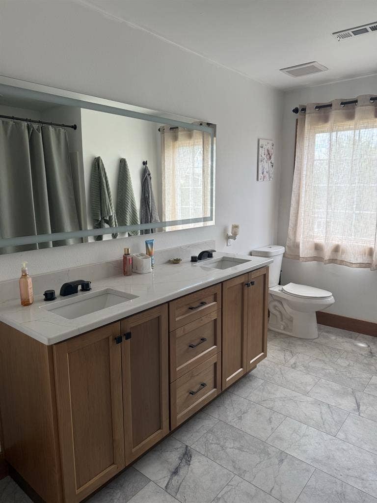 Room available in Dundee, OR