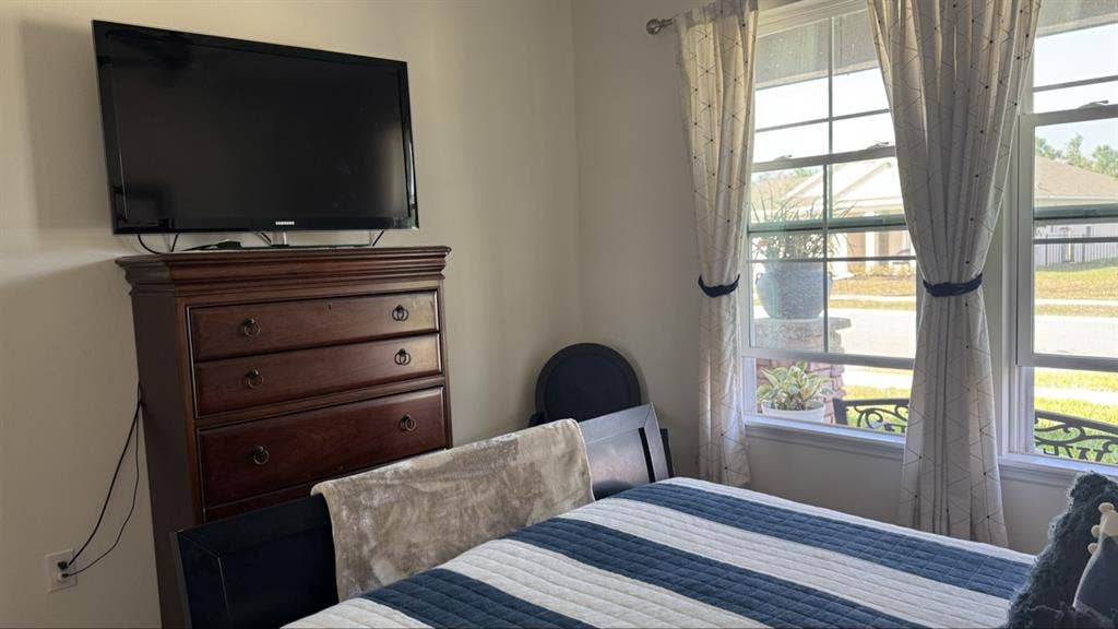 Harmony House - 1 or 2 rooms/baths