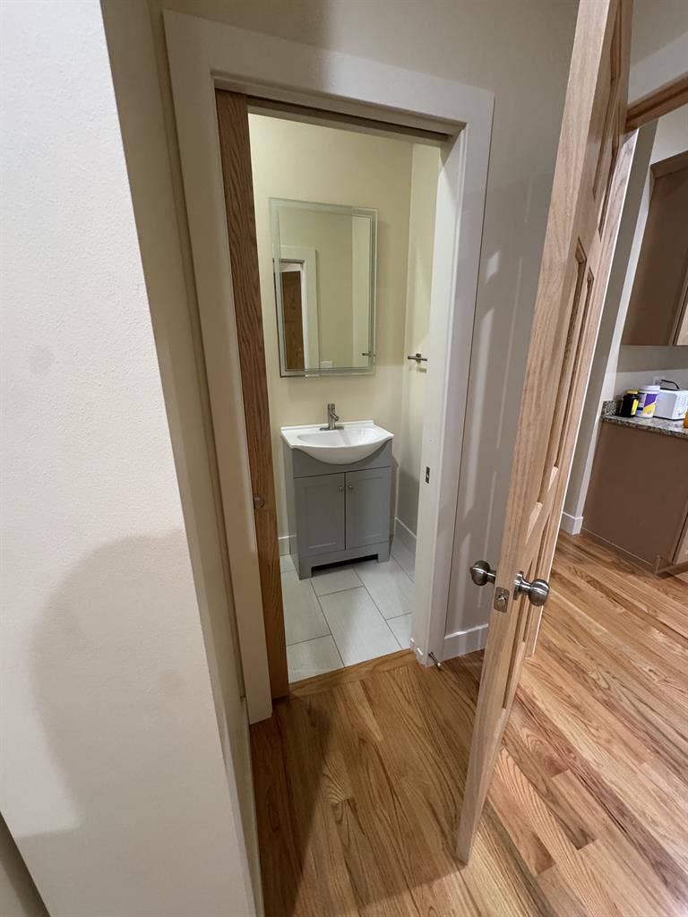 Roommate for Open Room Bridgeport