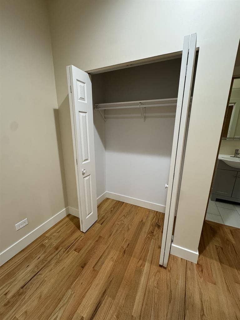 Roommate for Open Room Bridgeport
