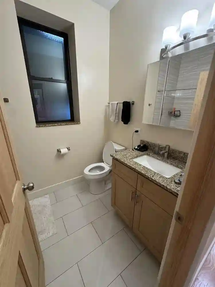 Roommate for Open Room Bridgeport