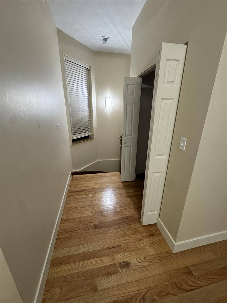 Roommate for Open Room Bridgeport