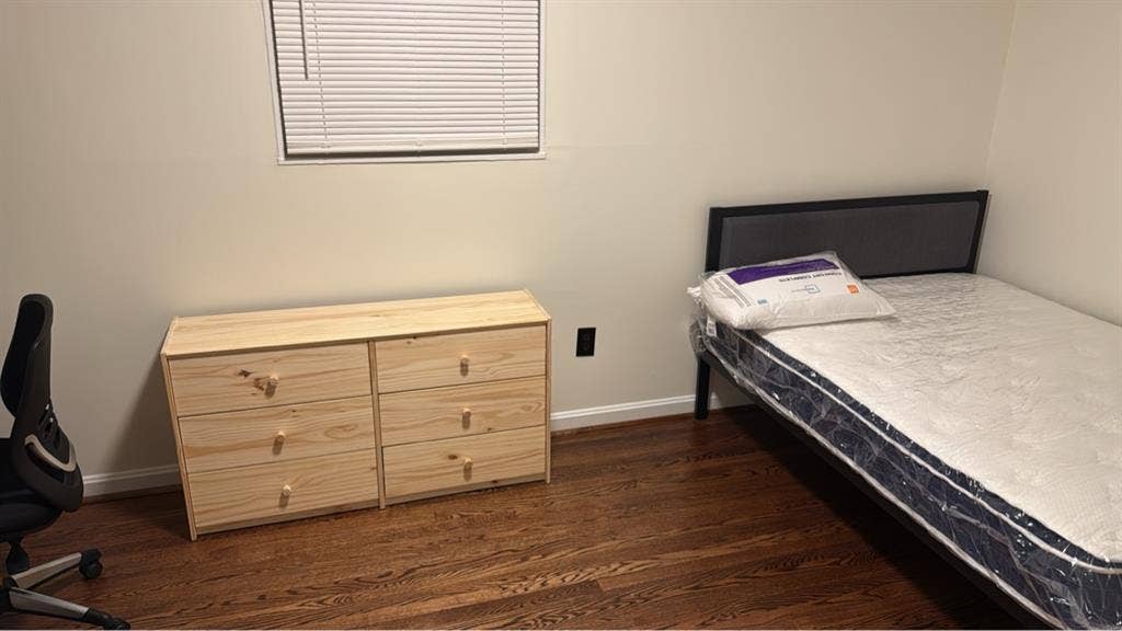 Large Room in Rockville