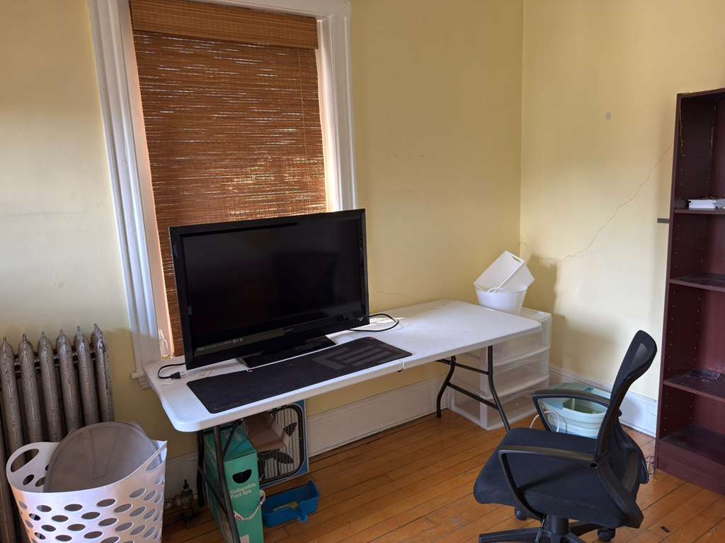 Fully Furnished Room available