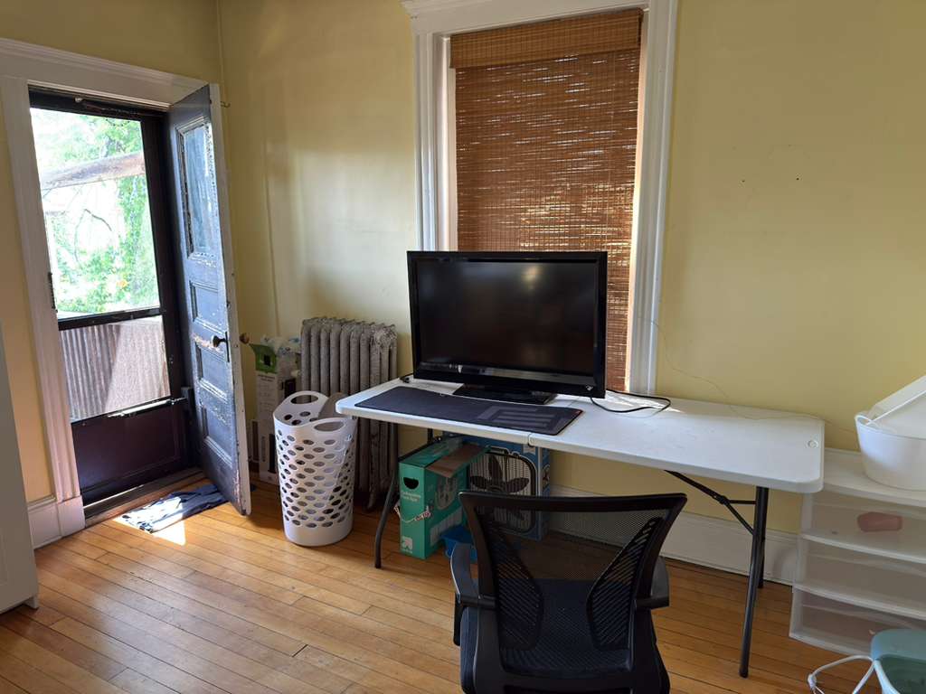 Fully Furnished Room available