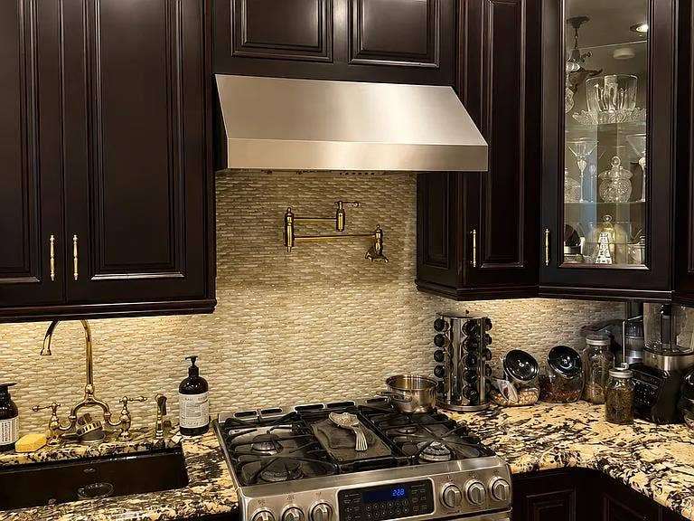 Luxury Pre-War Townhouse Bronx 5BR