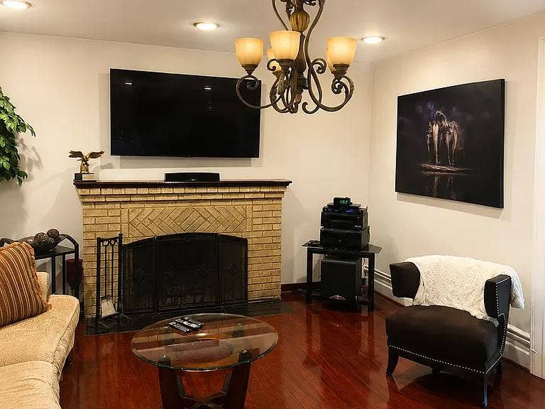 Luxury Pre-War Townhouse Bronx 5BR