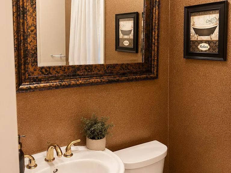 Luxury Pre-War Townhouse Bronx 5BR