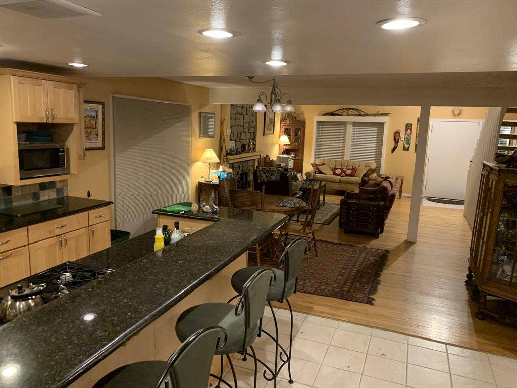 DTC Upscale House Share