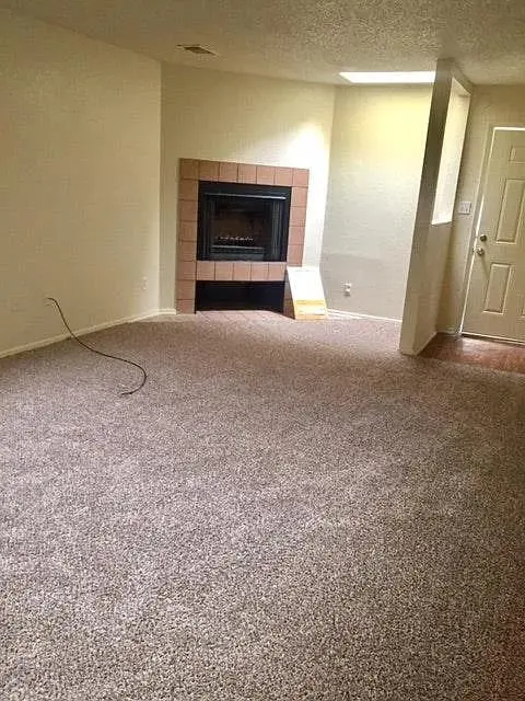 Roommate needed! (URGENT)
