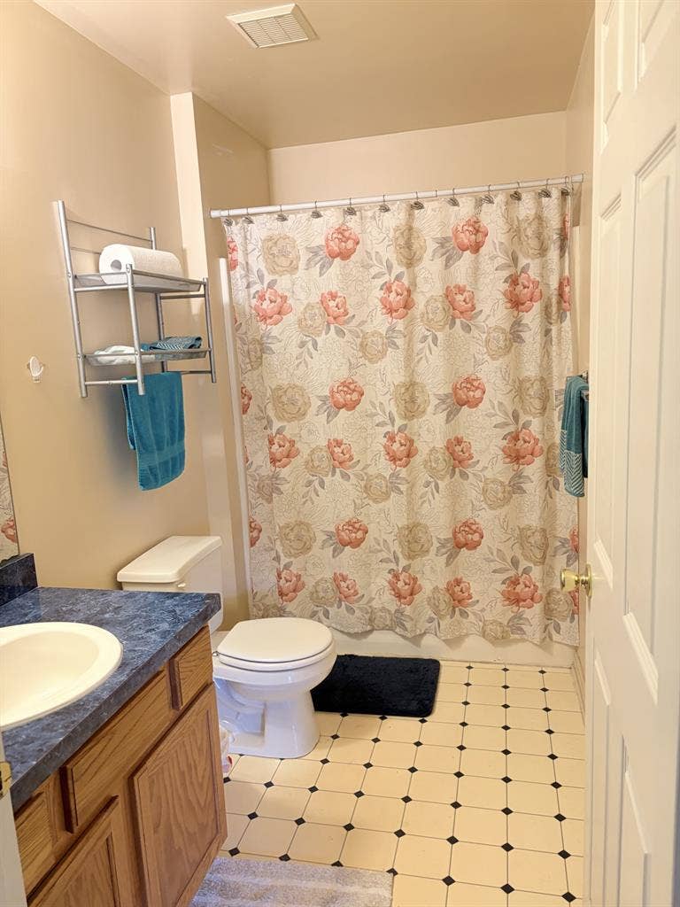 Room for Rent for a quite Tenant