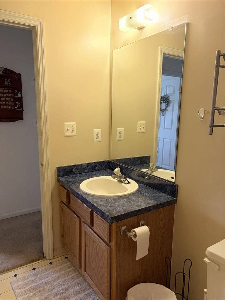 Room for Rent for a quite Tenant