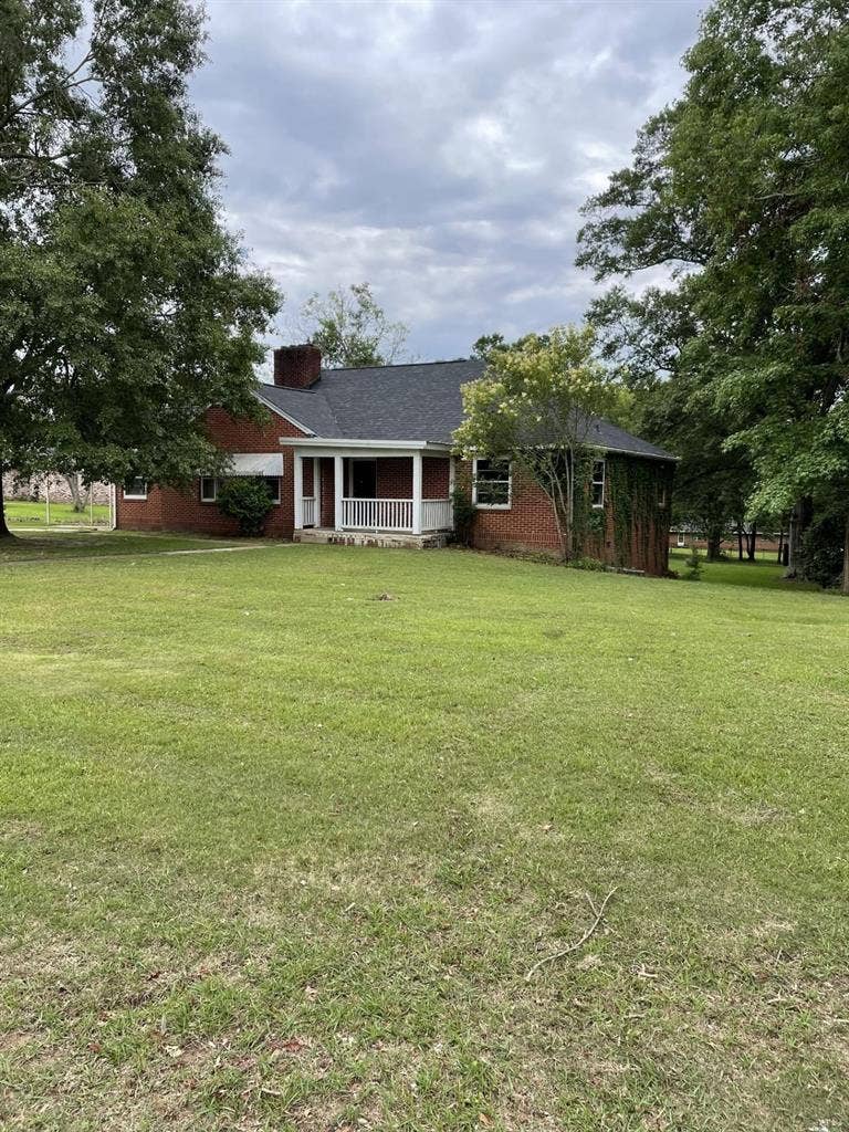 Room for rent very close to campus