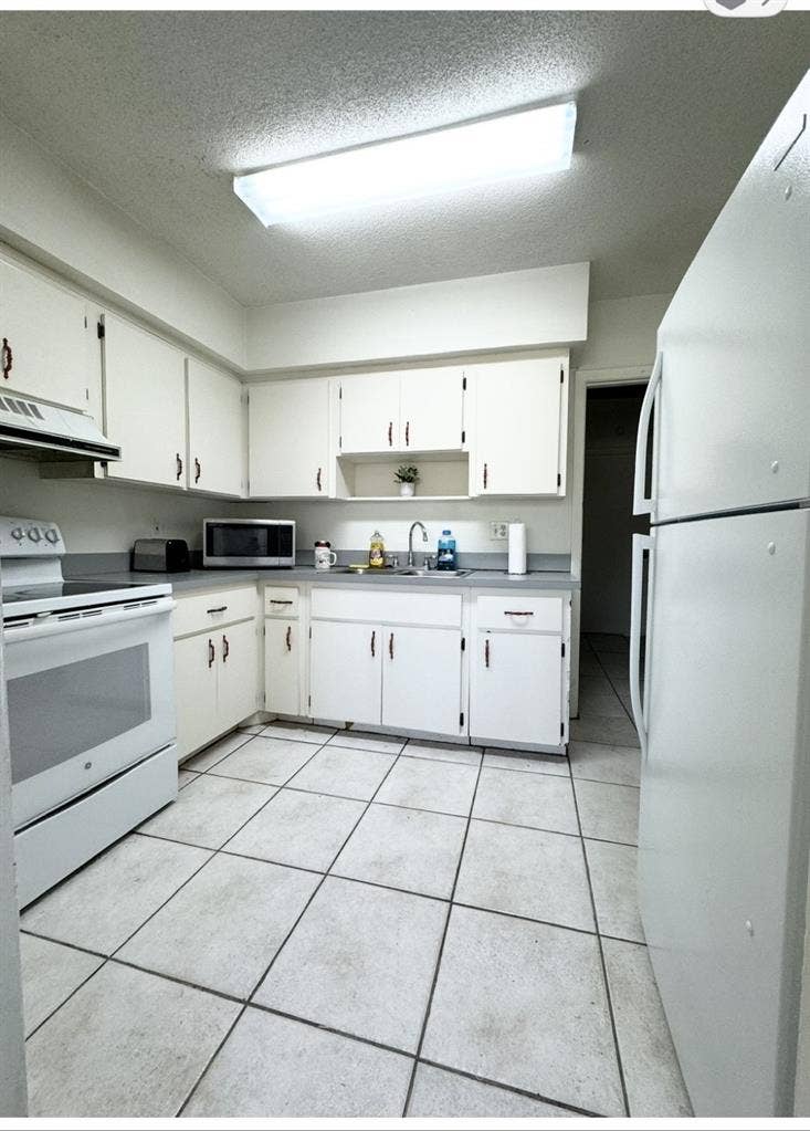 Private furnished room for rent