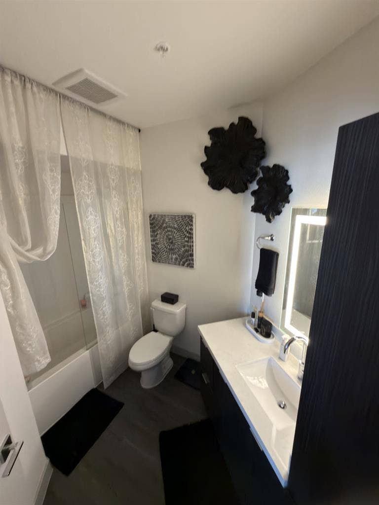 Luxury FURNISHED King Room & Bath