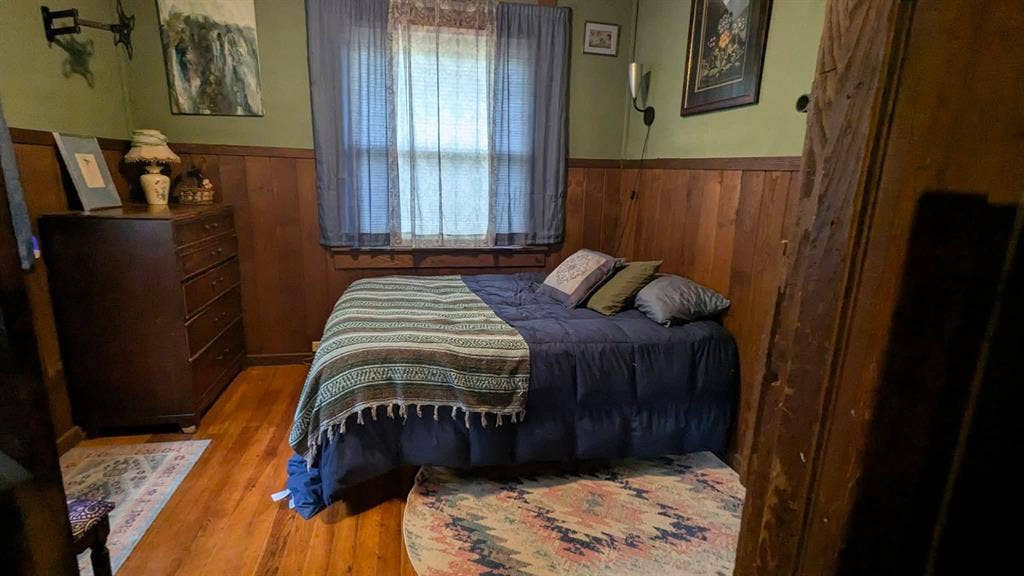 ROOMS FOR RENT // SUBLEASE