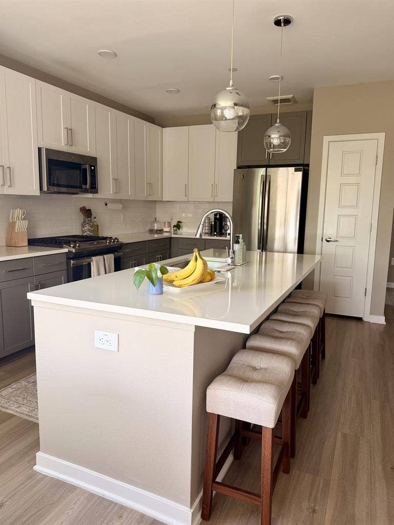 Female Roommate (north central Phx)