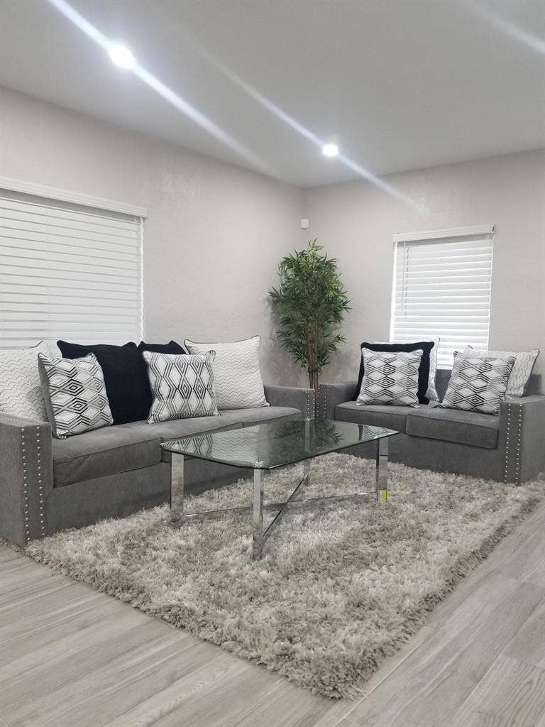 2 bedroom home near Wynwood