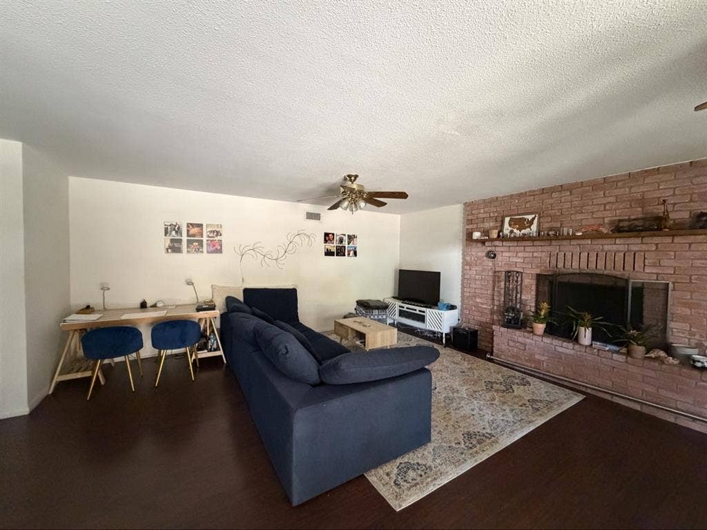 2 Bedrooms