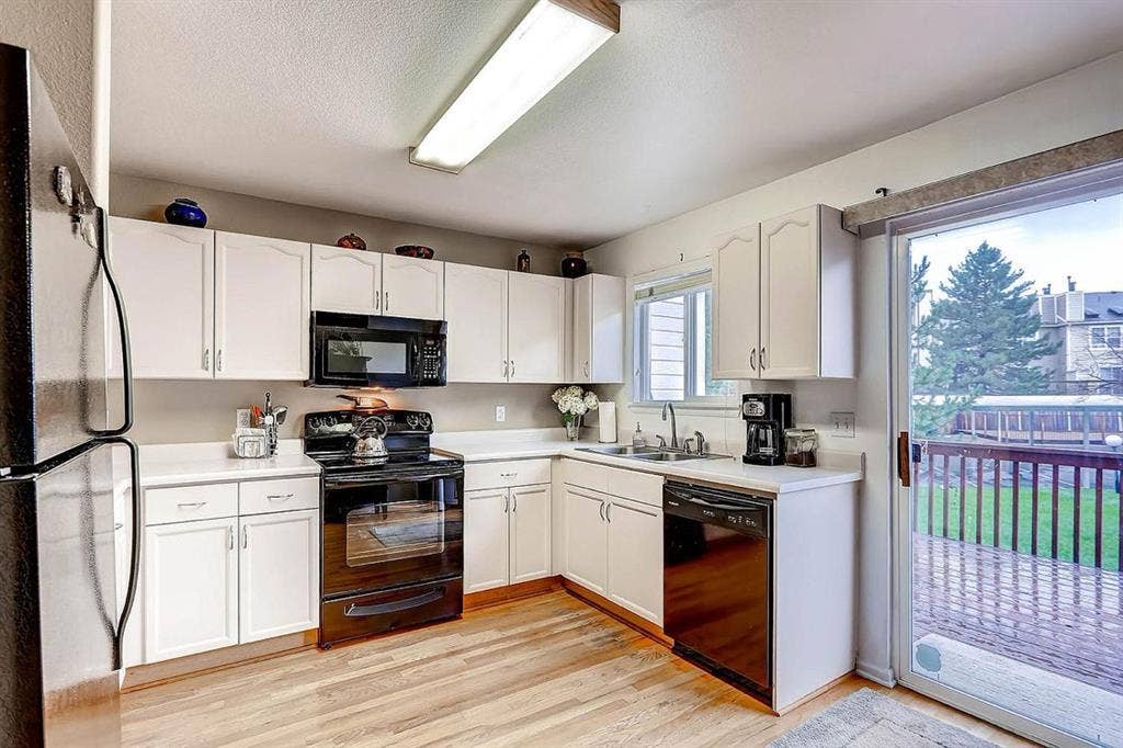Furnished Room in Prime Location!