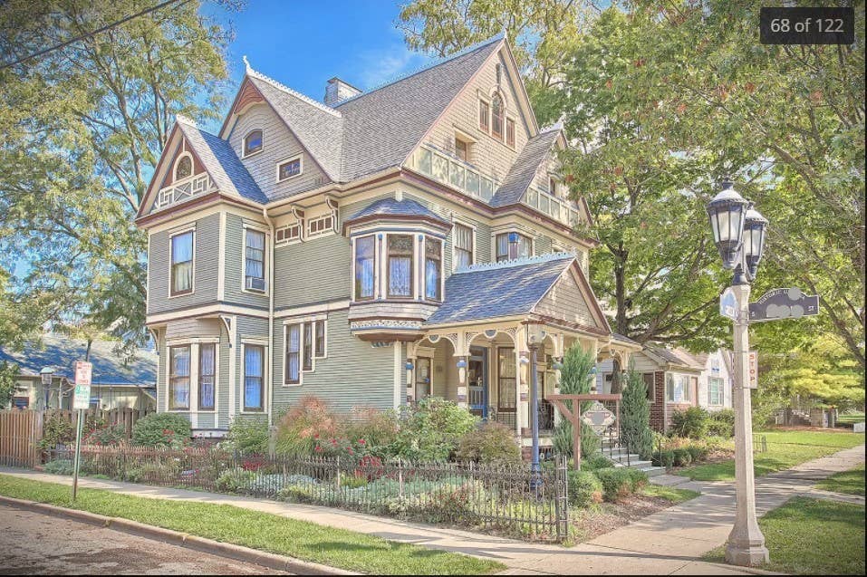 Victorian Home Downtown Urbana