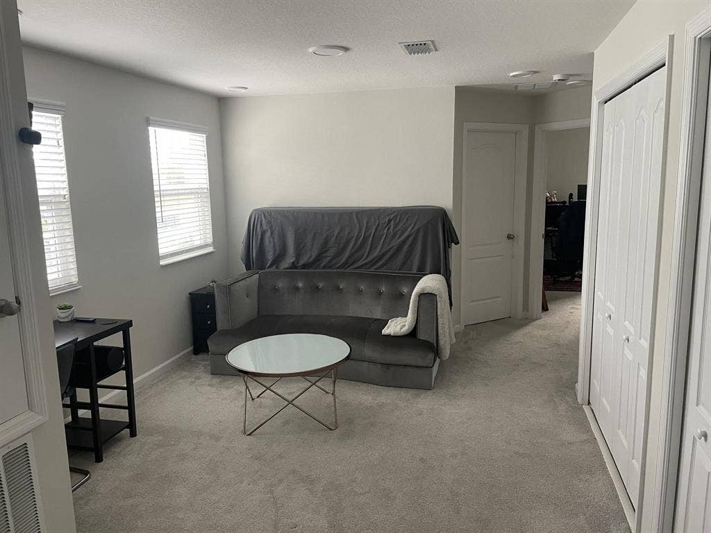 Private rooms in Oviedo townhouse