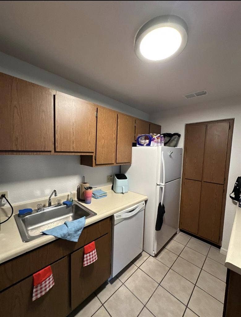 1bd 1ba furnished condo-July15