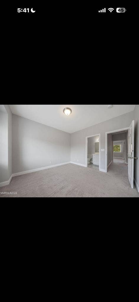 Private room with en suite bathroom