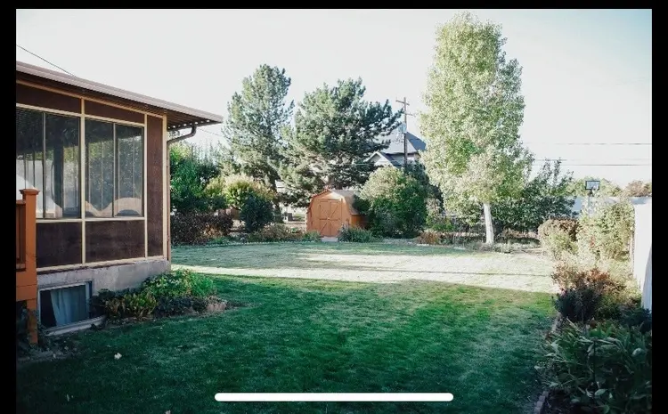 Looking for roommate house of 4