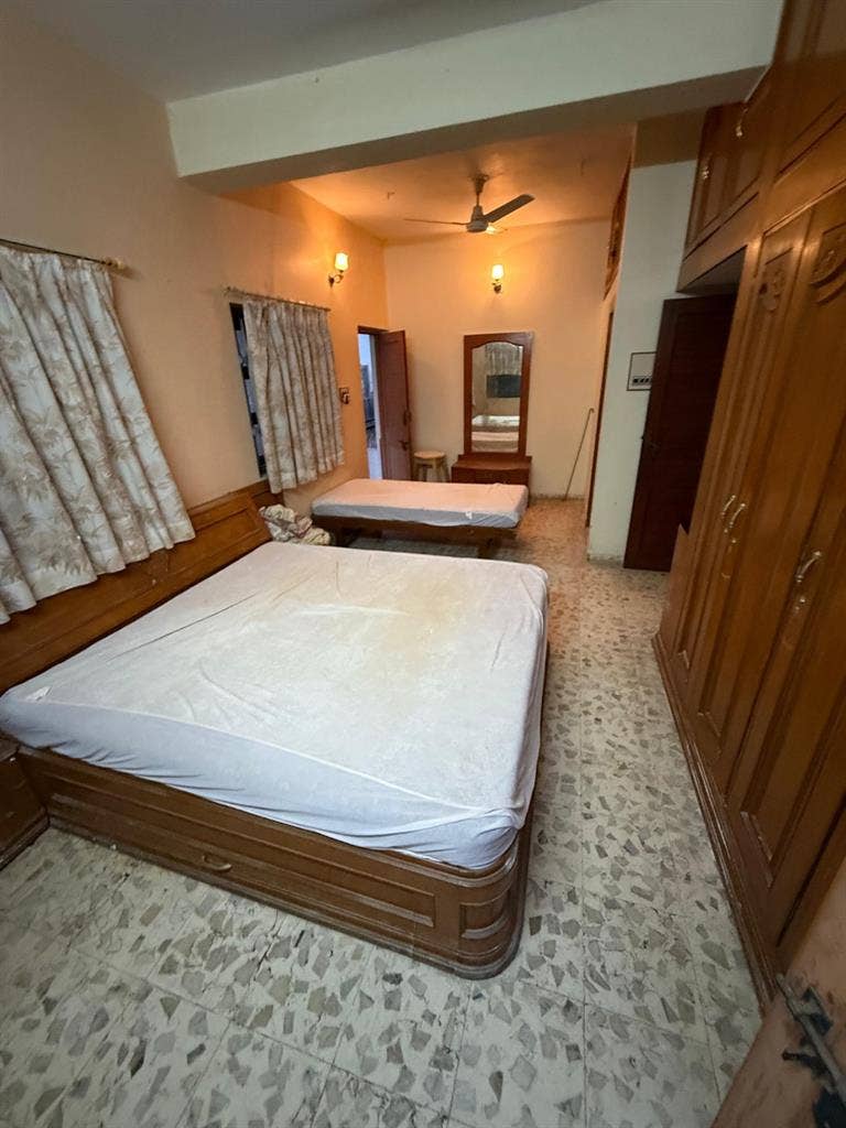 Roommate Required in Double Sharing