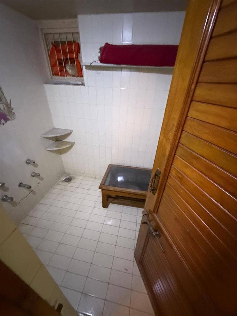 Roommate Required in Double Sharing